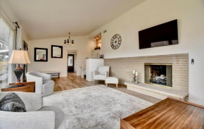 Golf Course Retreat - Home on 10th Newly Renovated